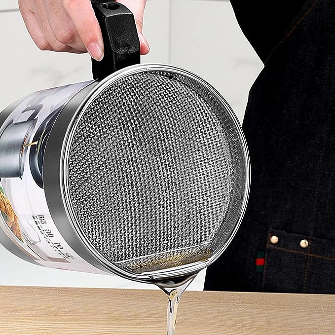 Oil Fryer Cookerwith Stainless Steel Fine Mesh with Lid Food Grade Iron Cooking Oil Filter Machine with Handle for Kitchen(1.4L)